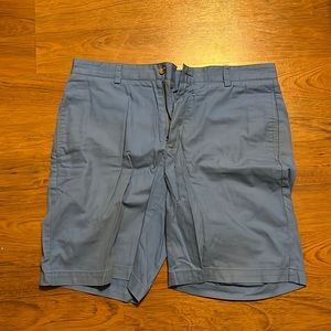 Vineyard Vines size 33 shorts